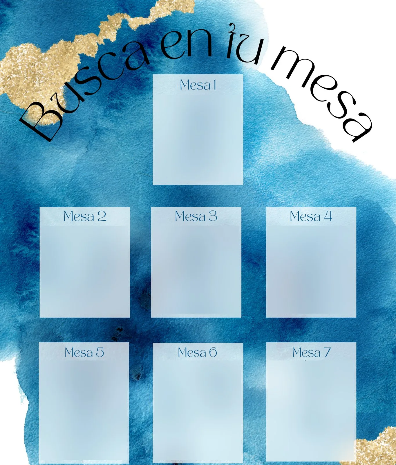 Seating plan con el título Busca en tu mesa en arco y siete recuadros de mesa sobre acuarela azul